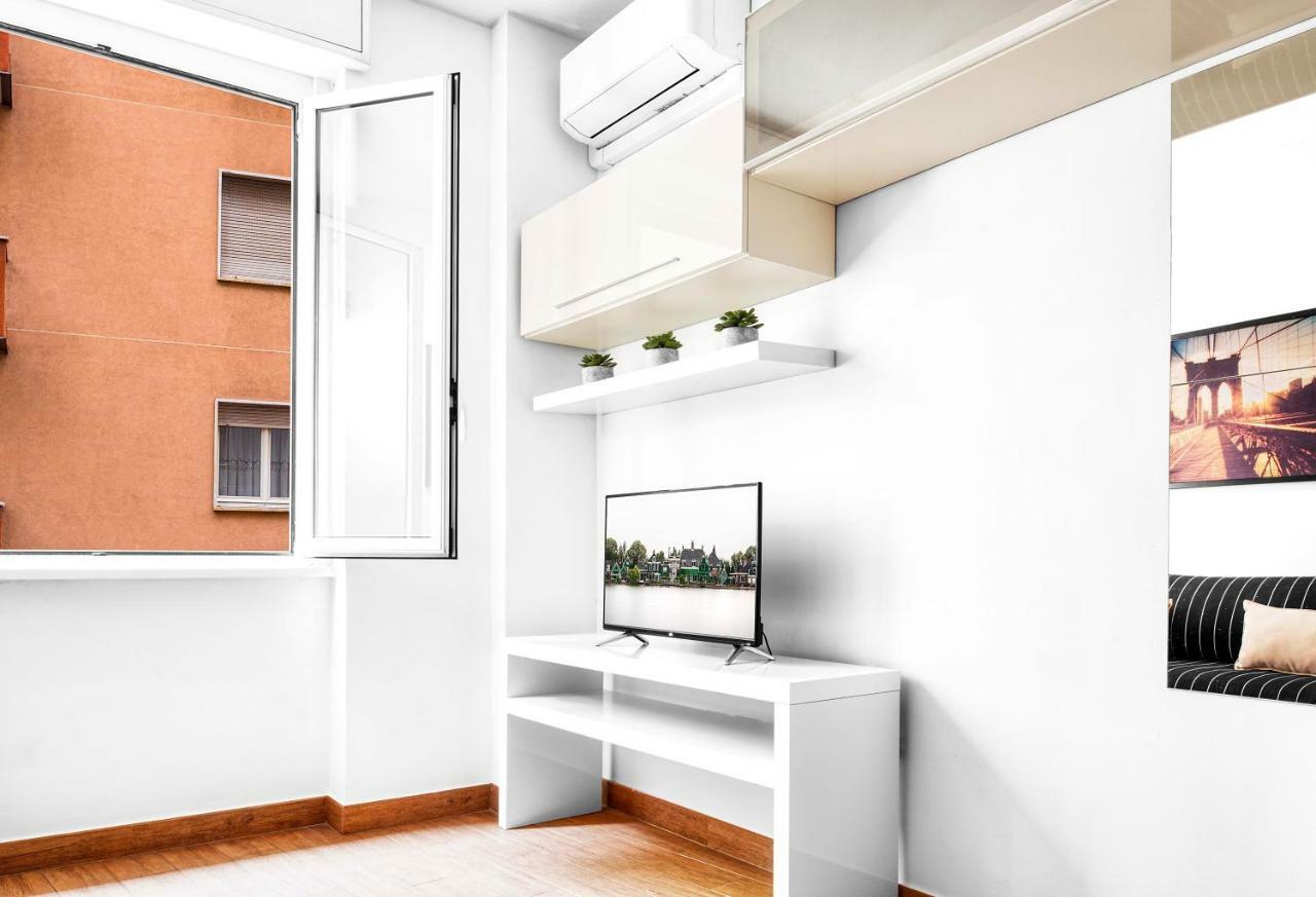 Apartment Near Central Station Milano Exteriör bild